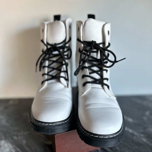 White Combat Boots - Size 7 - Picture 5 of 10